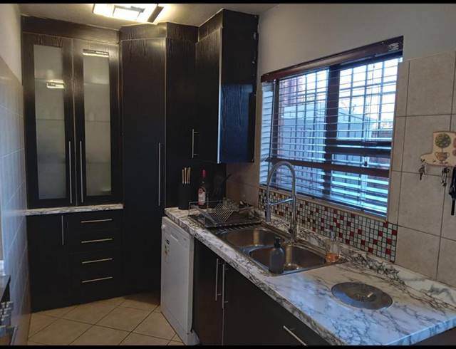 3 BEDROOM TOWNHOUSE FOR SALE IN KLOPPERPARK